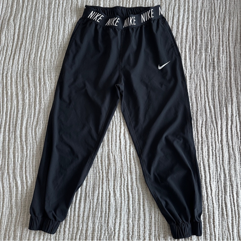 Nike Women’s Black Jogger Pants